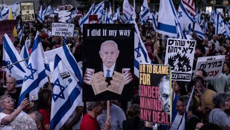 İsrailliler Netanyahu’nun istifası için sokaklara indi: Sen baştasın, sen suçlusun