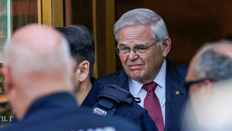 ABD’de Demokrat Senatör Robert Menendez suçlu bulundu